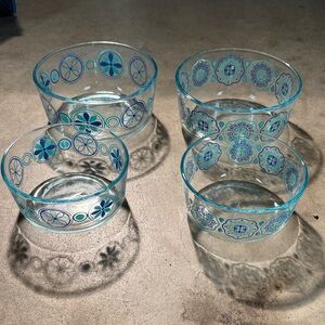 Pyrex Vintage Retro 7 & 3 1/2 Cups